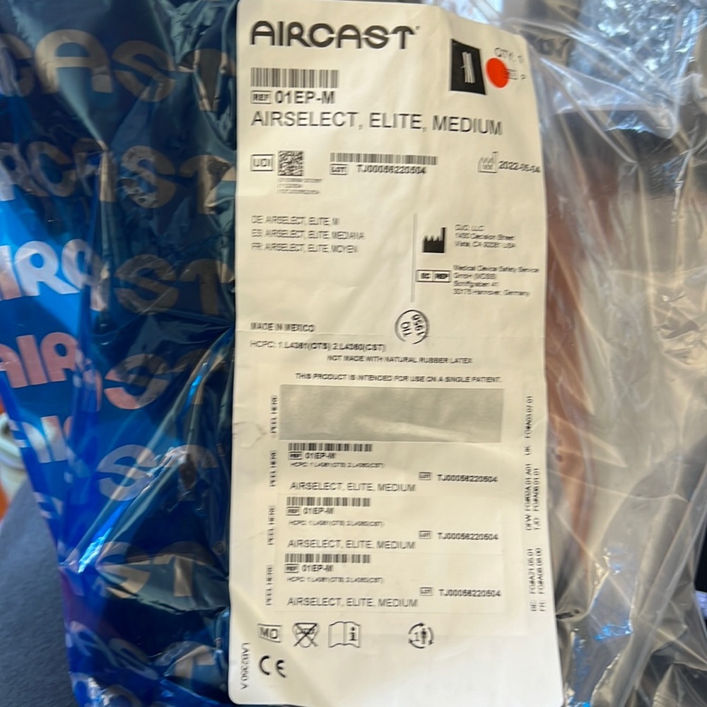 Aircast orthotic walking boot for foot and ankle injuries